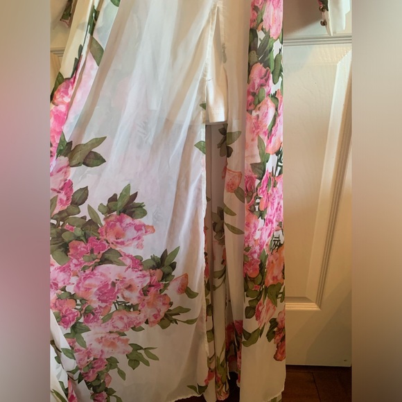 Sheer long floral dress - Picture 2 of 7